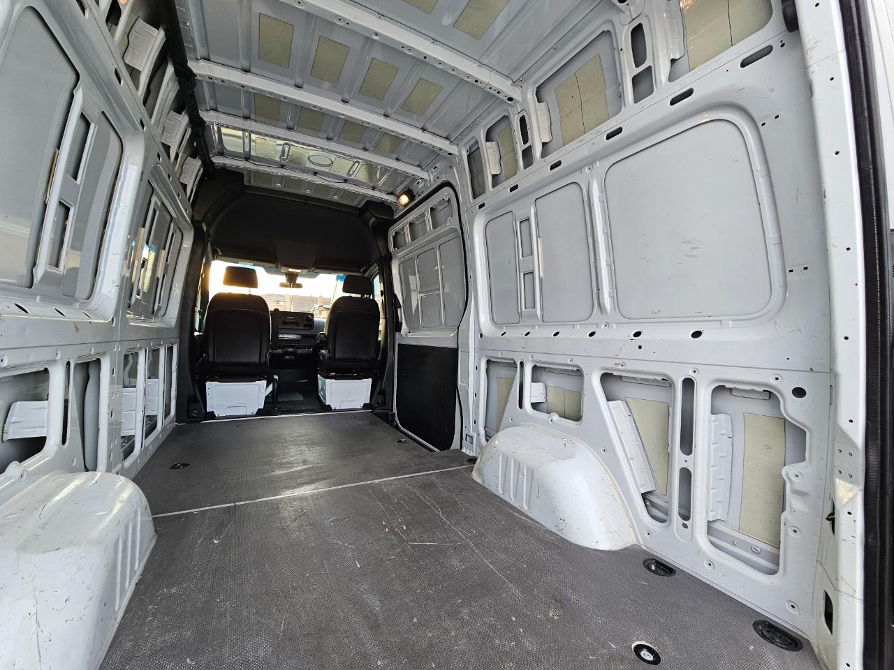 Mercedes-Benz Sprinter Cargo Van 2500 Standard Roof I4 Diesel 144" RWD 2023