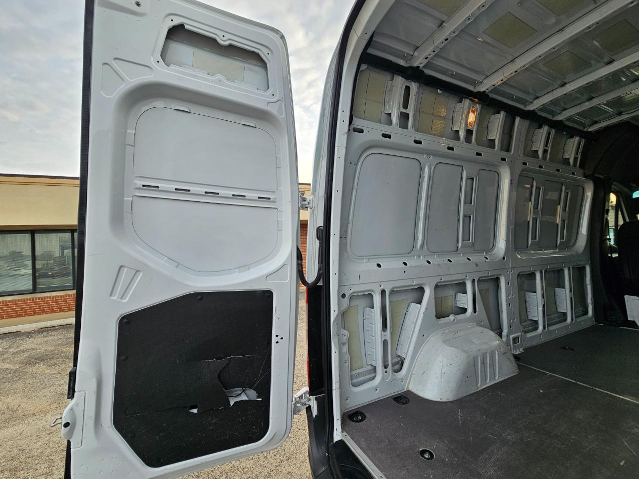 Mercedes-Benz Sprinter Cargo Van 2500 Standard Roof I4 Diesel 144" RWD 2023