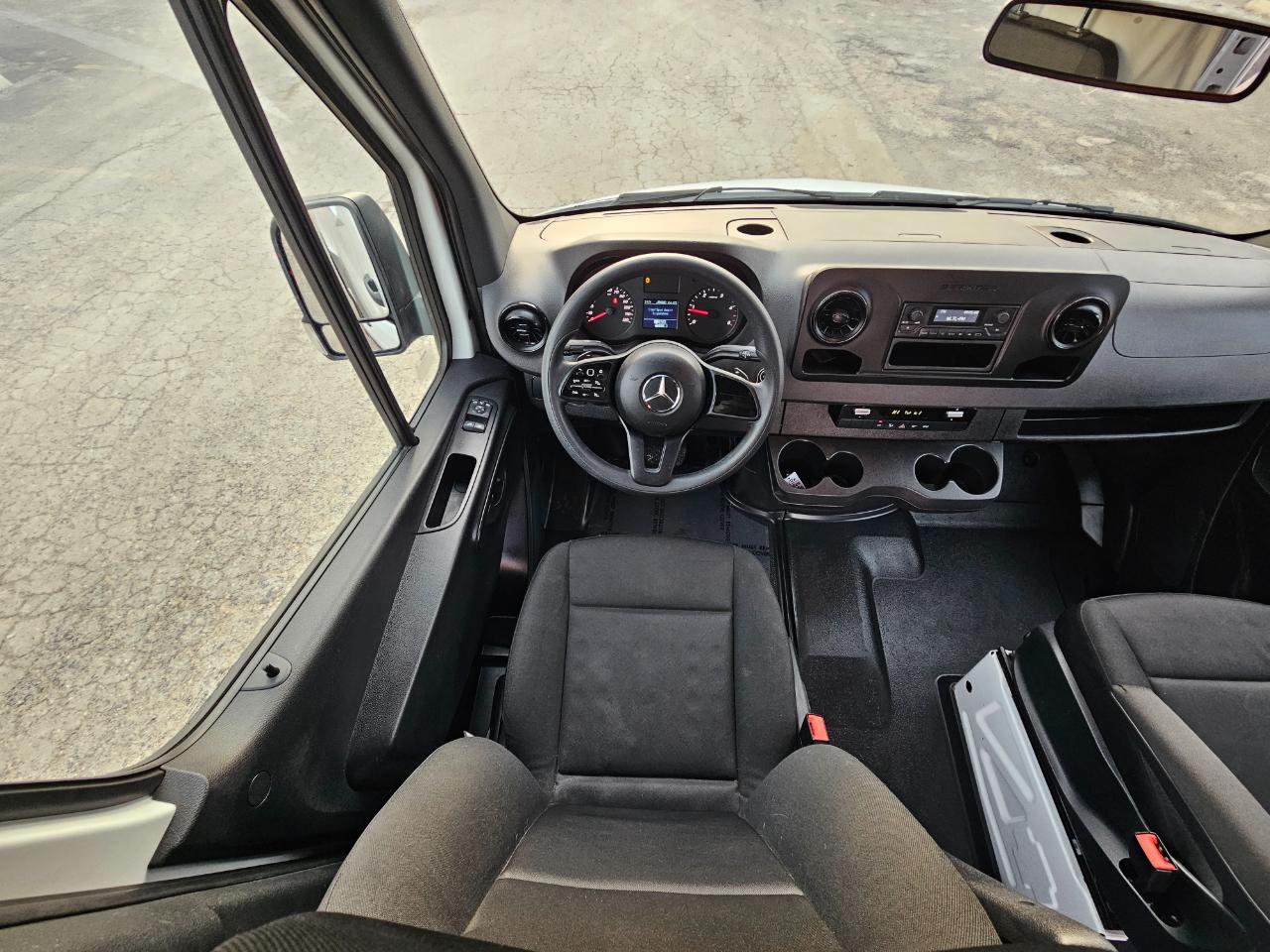 Mercedes-Benz Sprinter Cargo Van 2500 Standard Roof I4 Diesel 144" RWD 2023