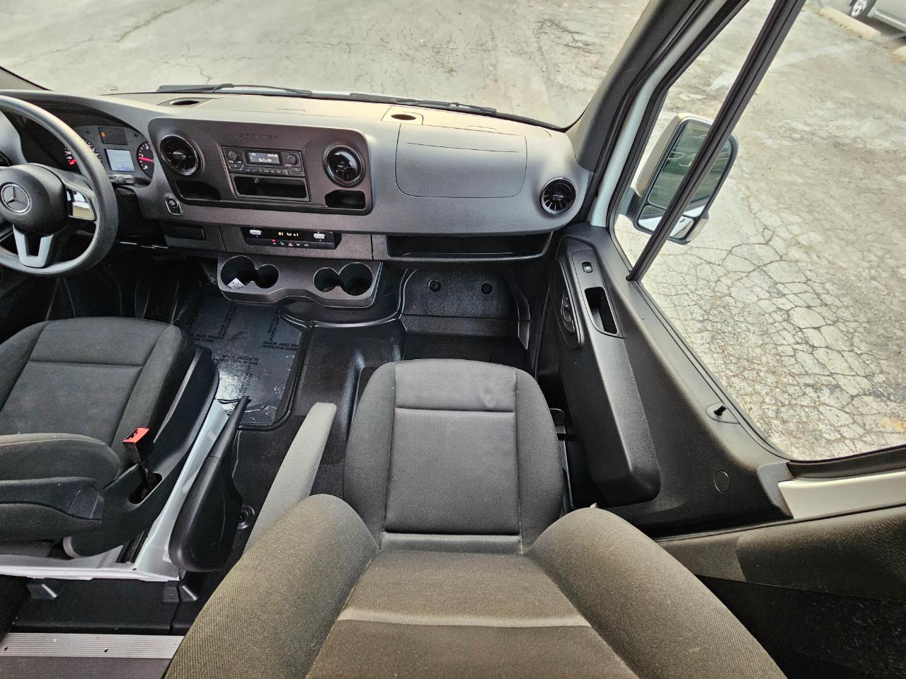 Mercedes-Benz Sprinter Cargo Van 2500 Standard Roof I4 Diesel 144" RWD 2023