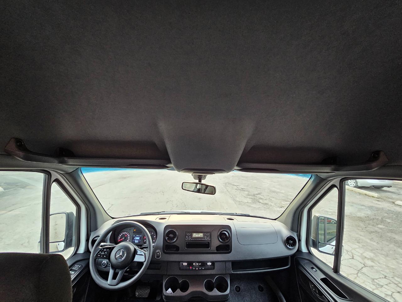 Mercedes-Benz Sprinter Cargo Van 2500 Standard Roof I4 Diesel 144" RWD 2023