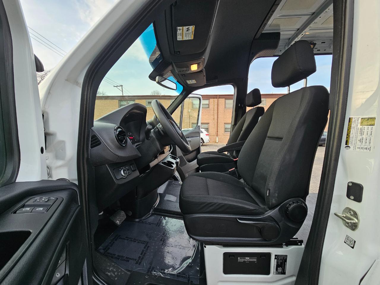 Mercedes-Benz Sprinter Cargo Van 2500 Standard Roof I4 Diesel 144" RWD 2023