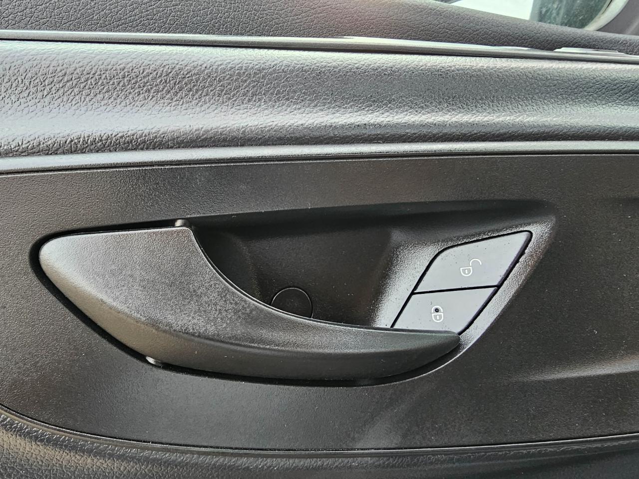 Mercedes-Benz Sprinter Cargo Van 2500 Standard Roof I4 Diesel 144" RWD 2023