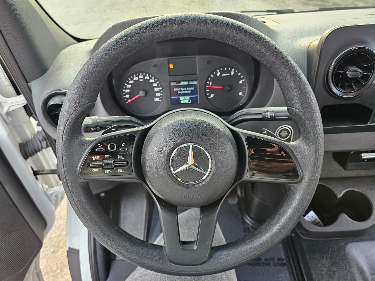 Mercedes-Benz Sprinter Cargo Van 2500 Standard Roof I4 Diesel 144" RWD 2023