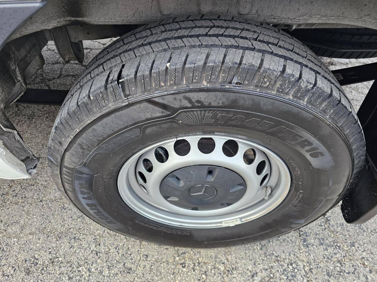 Mercedes-Benz Sprinter Cargo Van 2500 Standard Roof I4 Diesel 144" RWD 2023