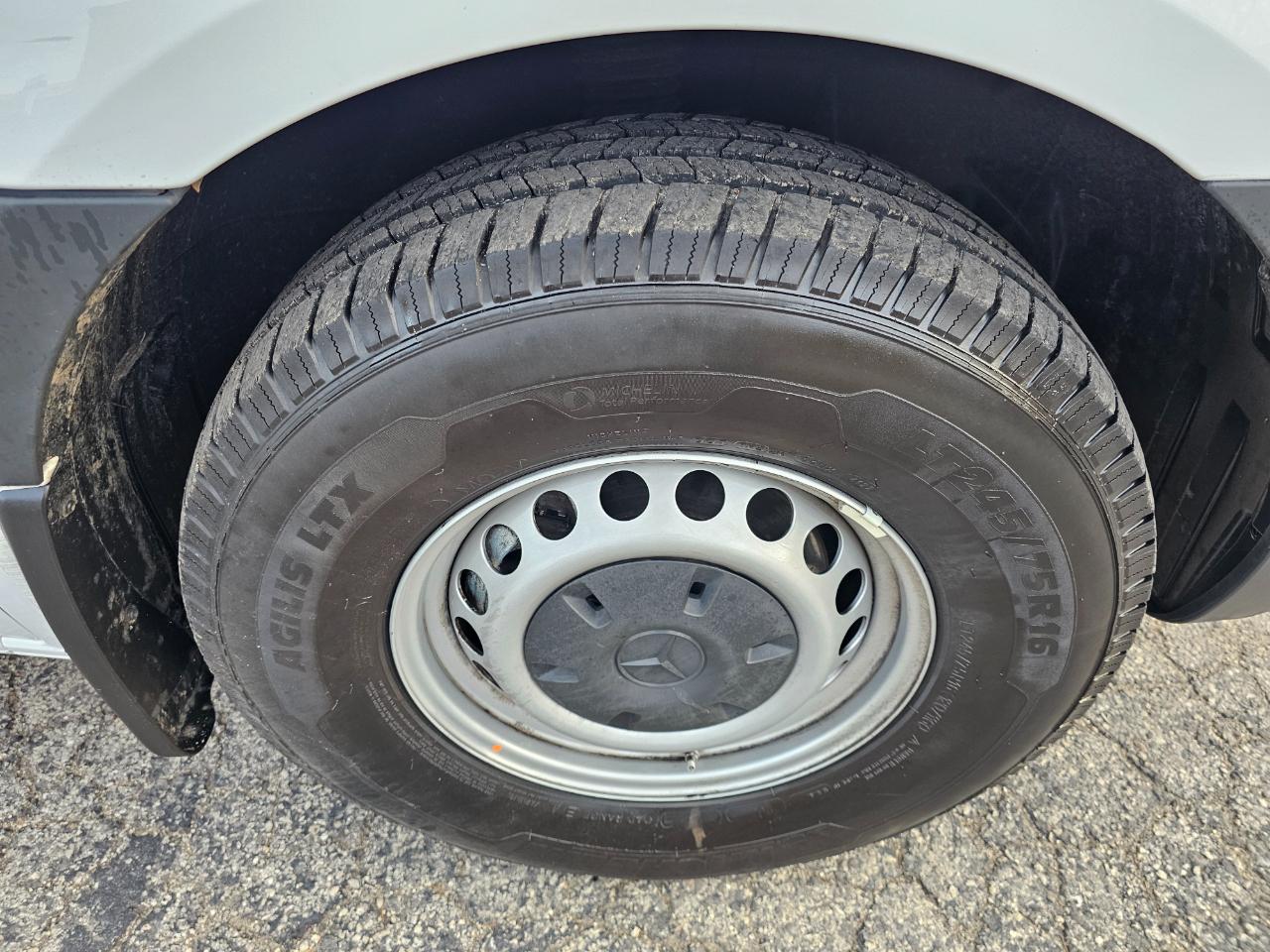 Mercedes-Benz Sprinter Cargo Van 2500 Standard Roof I4 Diesel 144" RWD 2023