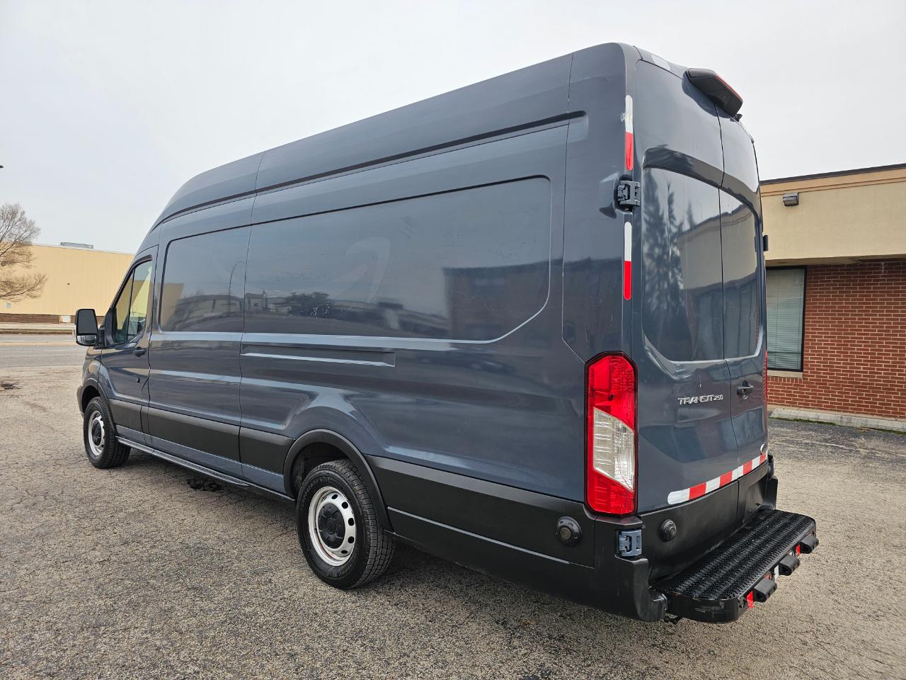 Ford Transit Van T-250 148" EL Hi Rf 9000 GVWR Sliding RH Dr 2019