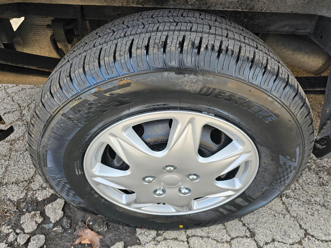 Ford Transit Wagon T-350 148" Low Roof XLT Swing-Out RH Dr 2016