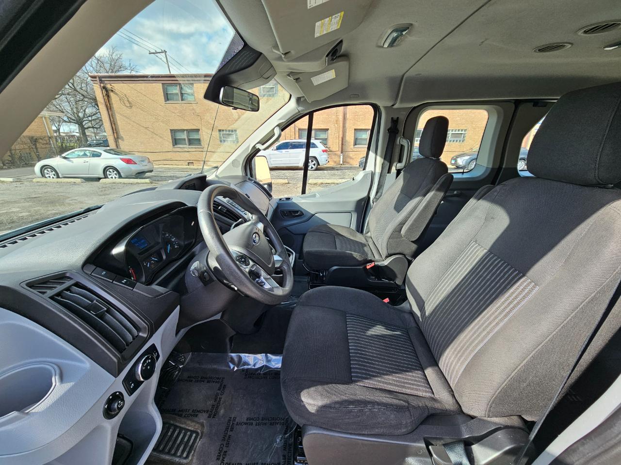 Ford Transit Wagon T-350 148" Low Roof XLT Swing-Out RH Dr 2016