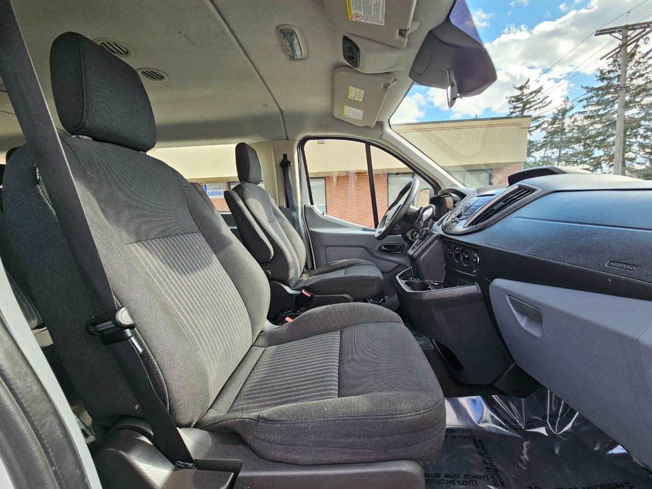 Ford Transit Wagon T-350 148" Low Roof XLT Swing-Out RH Dr 2016