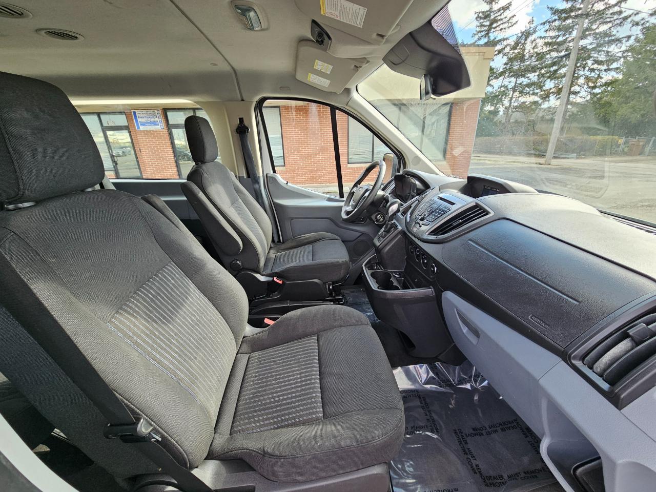 Ford Transit Wagon T-350 148" Low Roof XLT Swing-Out RH Dr 2016