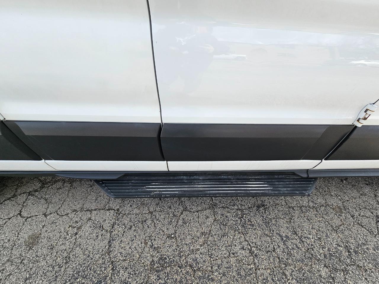 Ford Transit Wagon T-350 148" Low Roof XLT Swing-Out RH Dr 2016