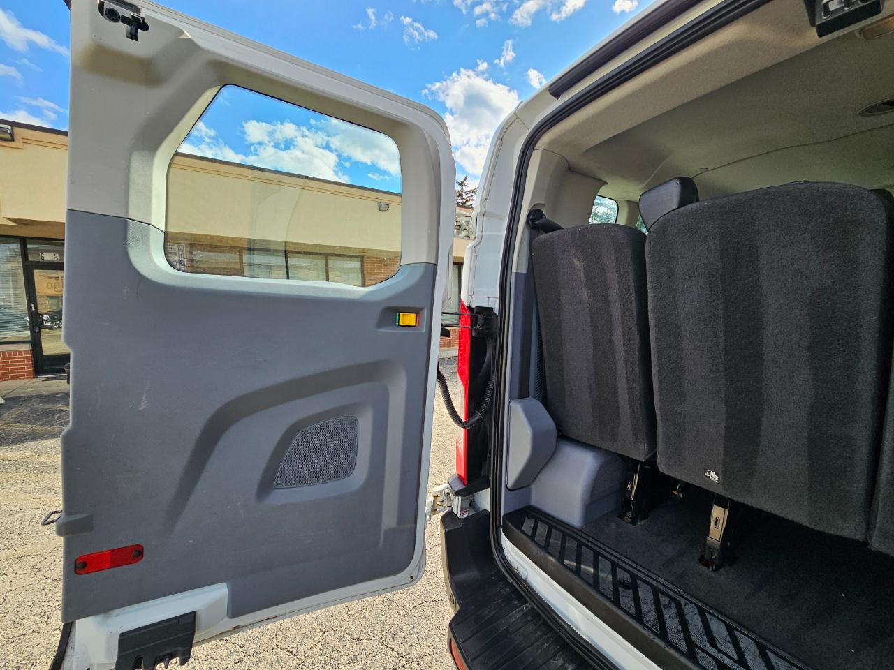 Ford Transit Wagon T-350 148" Low Roof XLT Swing-Out RH Dr 2016