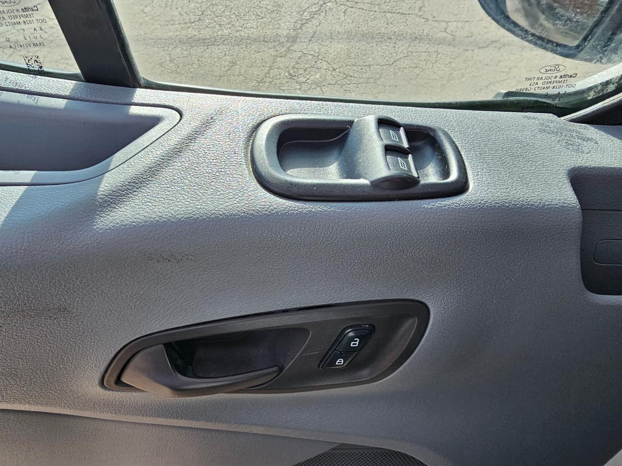 Ford Transit Wagon T-350 148" Low Roof XLT Swing-Out RH Dr 2016