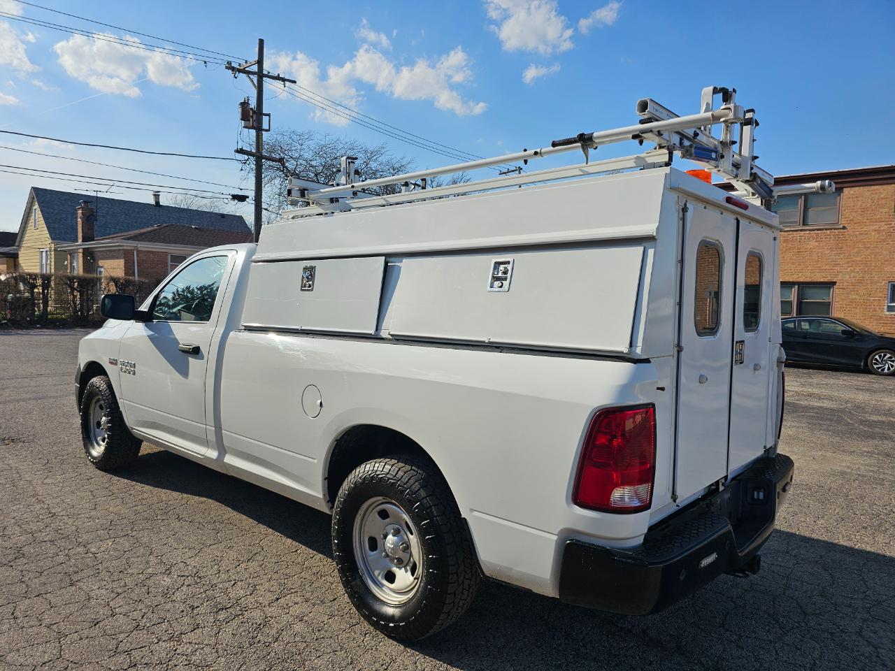 RAM 1500 Tradesman 4x4 Regular Cab 8' Box 2017