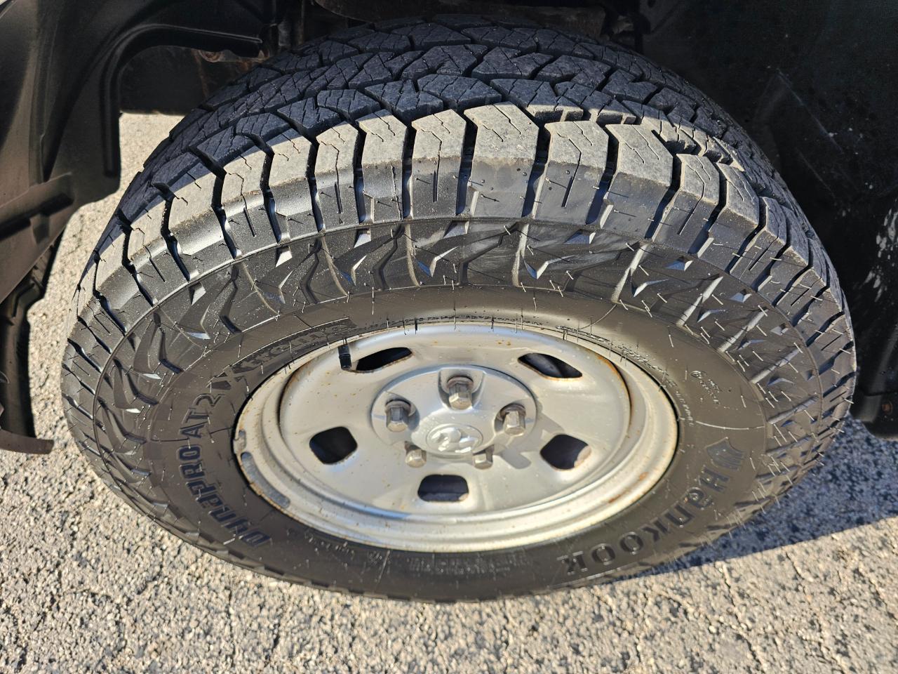 RAM 1500 Tradesman 4x4 Regular Cab 8' Box 2017