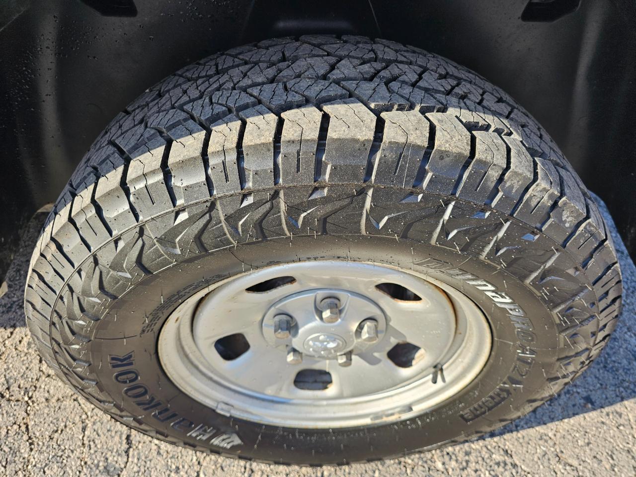 RAM 1500 Tradesman 4x4 Regular Cab 8' Box 2017