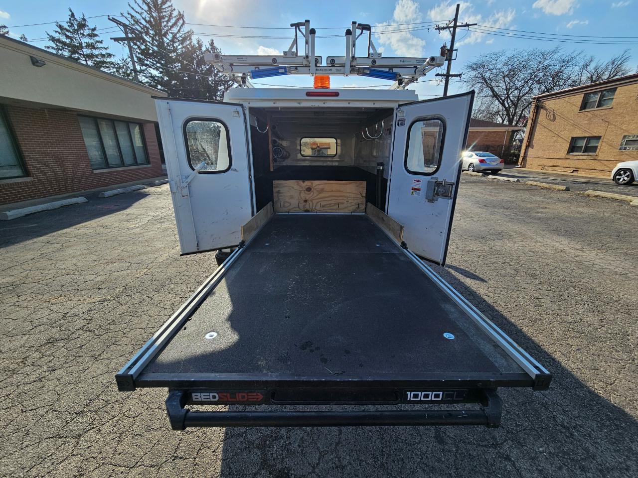 RAM 1500 Tradesman 4x4 Regular Cab 8' Box 2017