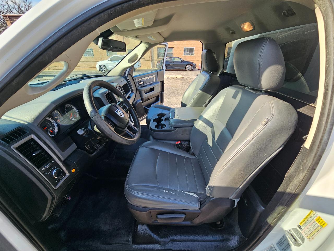 RAM 1500 Tradesman 4x4 Regular Cab 8' Box 2017