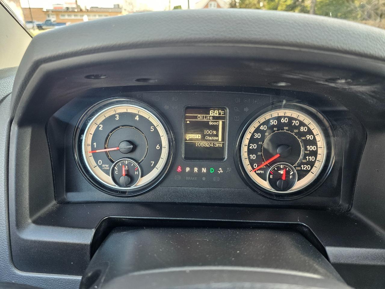 RAM 1500 Tradesman 4x4 Regular Cab 8' Box 2017