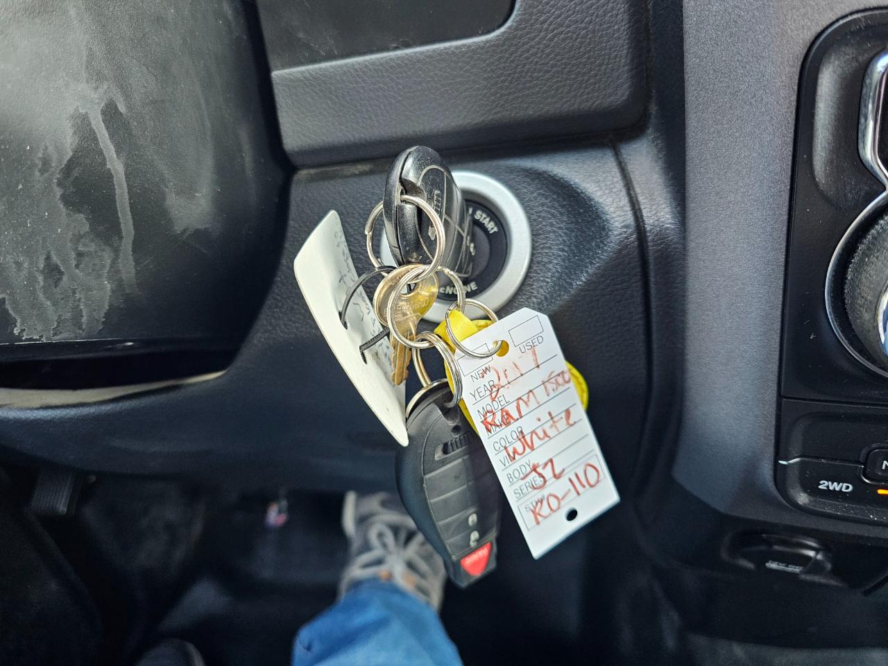 RAM 1500 Tradesman 4x4 Regular Cab 8' Box 2017