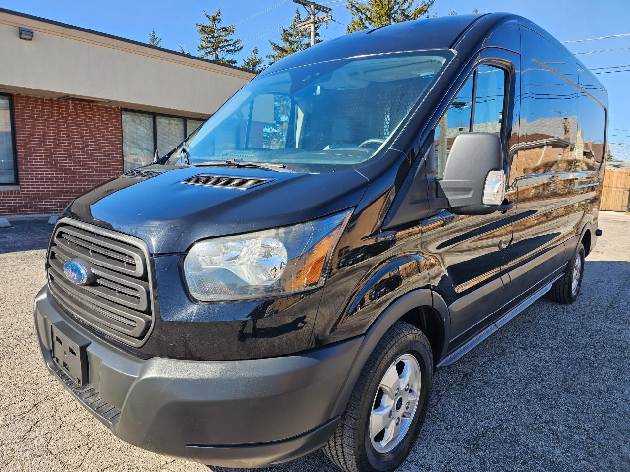 Ford Transit Van T-250 148" Med Rf 9000 GVWR Sliding RH Dr 2017