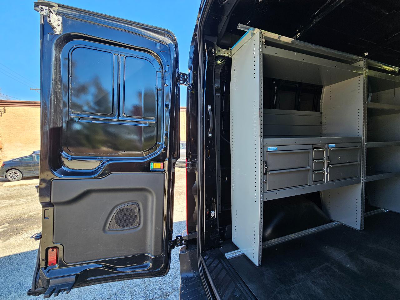 Ford Transit Van T-250 148" Med Rf 9000 GVWR Sliding RH Dr 2017