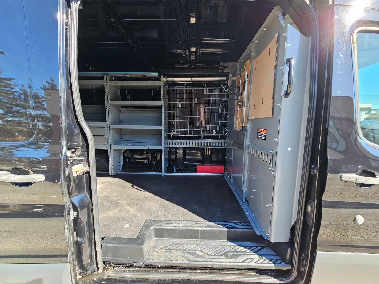 Ford Transit Van T-250 148" Med Rf 9000 GVWR Sliding RH Dr 2017