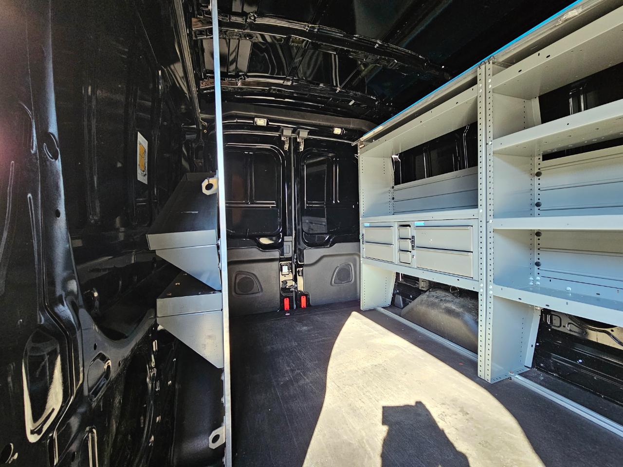 Ford Transit Van T-250 148" Med Rf 9000 GVWR Sliding RH Dr 2017