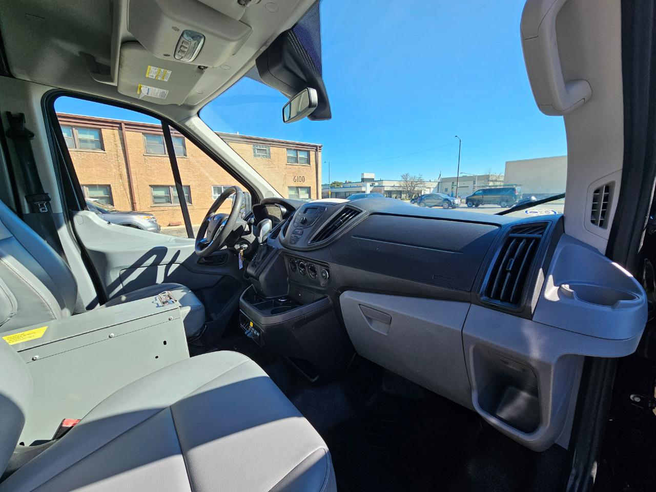 Ford Transit Van T-250 148" Med Rf 9000 GVWR Sliding RH Dr 2017