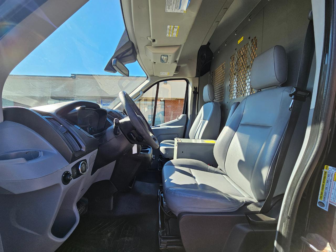 Ford Transit Van T-250 148" Med Rf 9000 GVWR Sliding RH Dr 2017