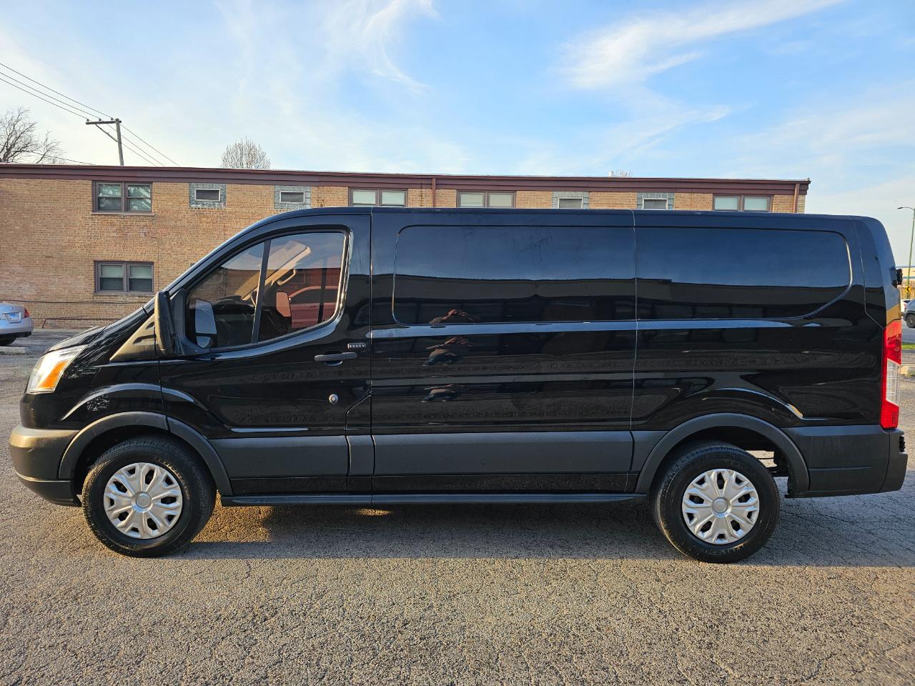 Ford Transit Van T-150 130" Low Rf 8600 GVWR Sliding RH Dr 2018