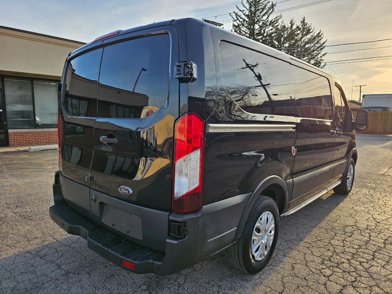 Ford Transit Van T-150 130" Low Rf 8600 GVWR Sliding RH Dr 2018