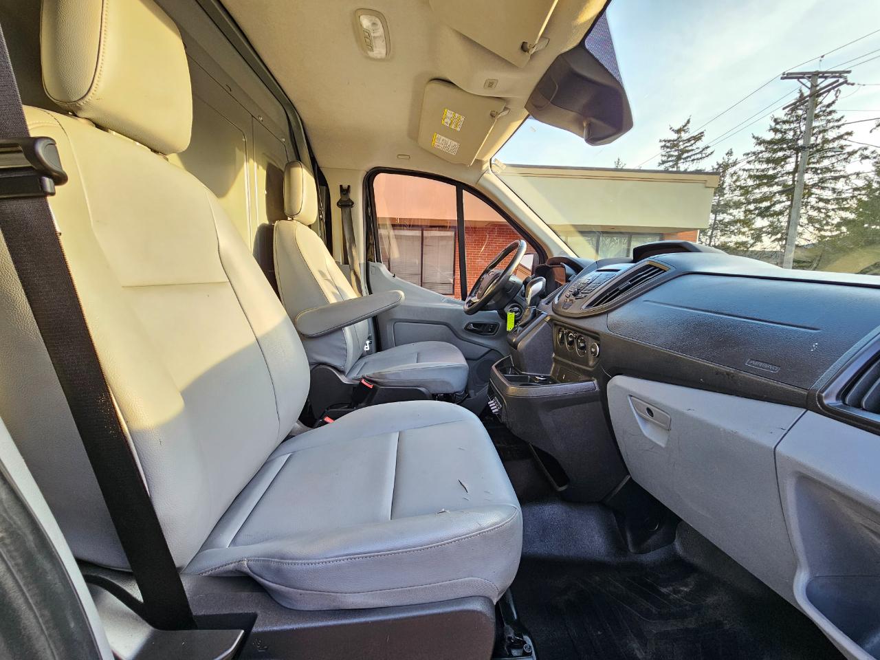 Ford Transit Van T-150 130" Low Rf 8600 GVWR Sliding RH Dr 2018