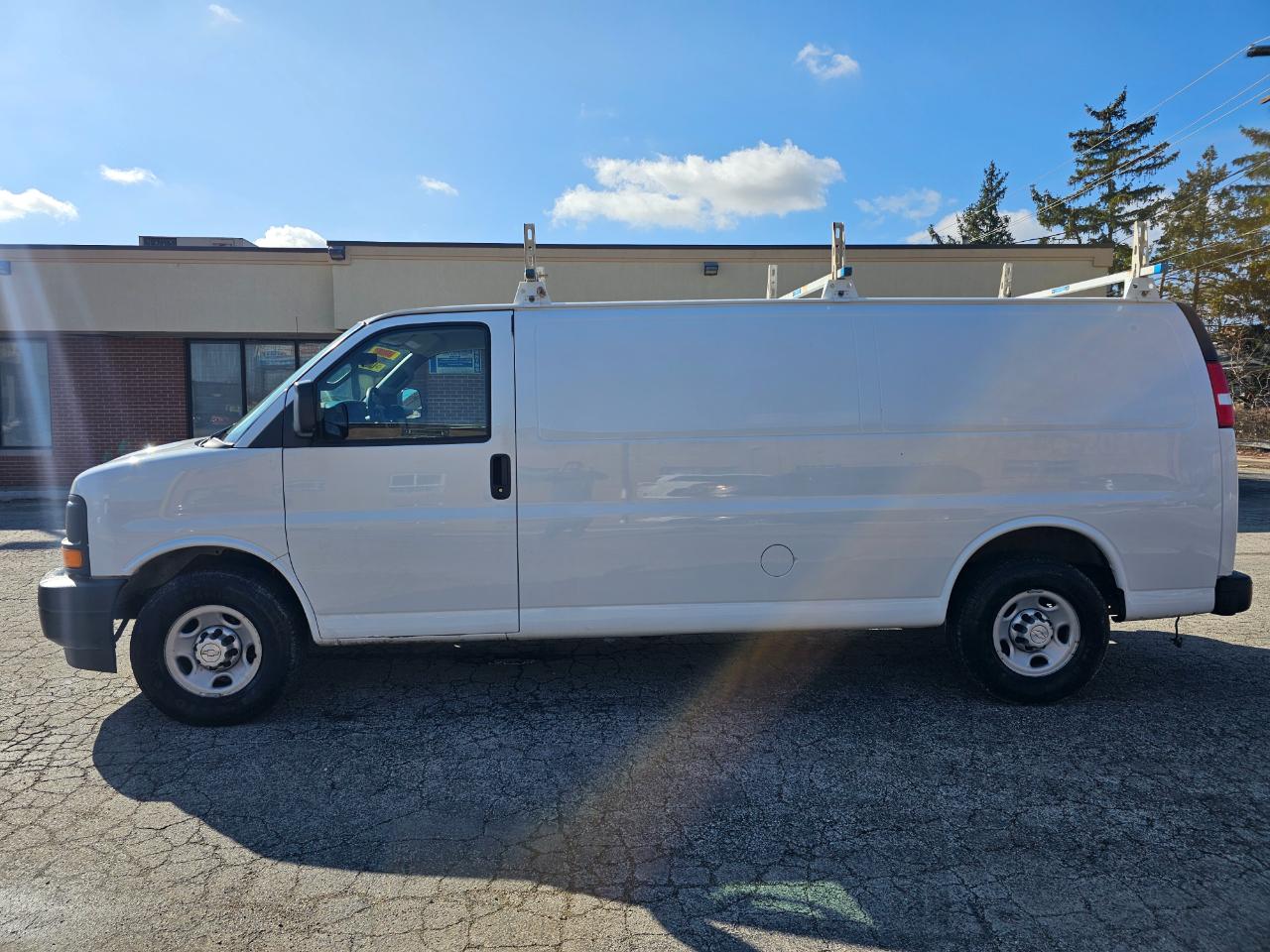 Chevrolet Express Cargo Van RWD 2500 155" 2017