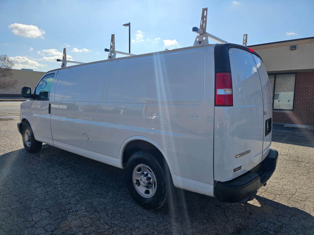 Chevrolet Express Cargo Van RWD 2500 155" 2017