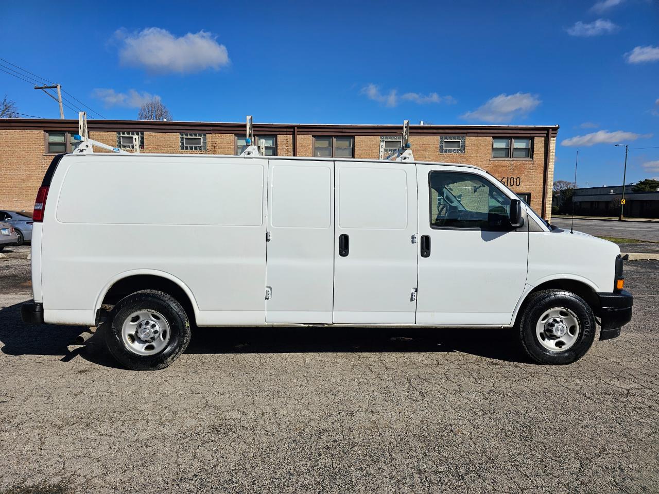 Chevrolet Express Cargo Van RWD 2500 155" 2017