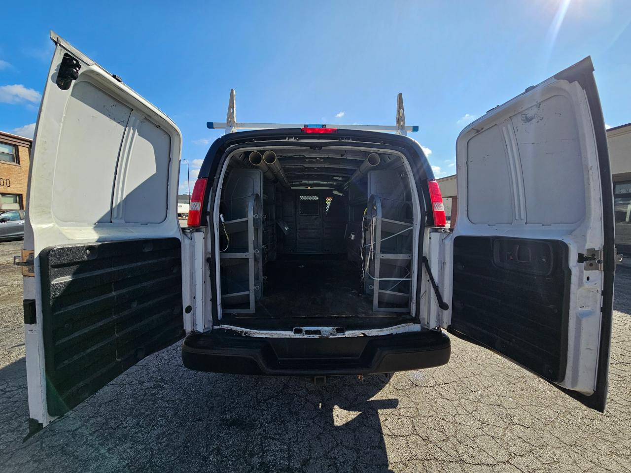 Chevrolet Express Cargo Van RWD 2500 155" 2017