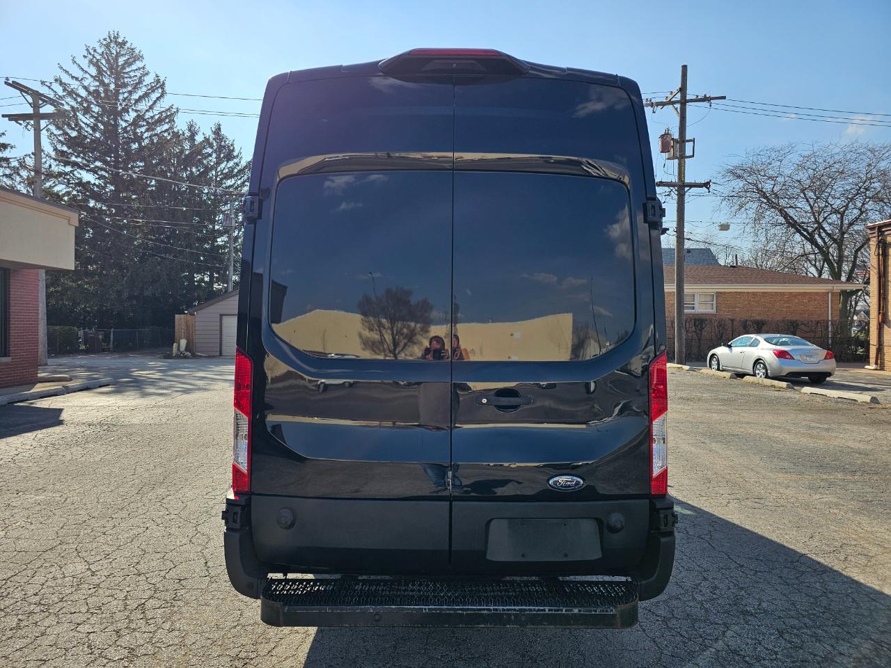 Ford Transit Cargo Van T-250 148" EL Hi Rf 9070 GVWR RWD 2020