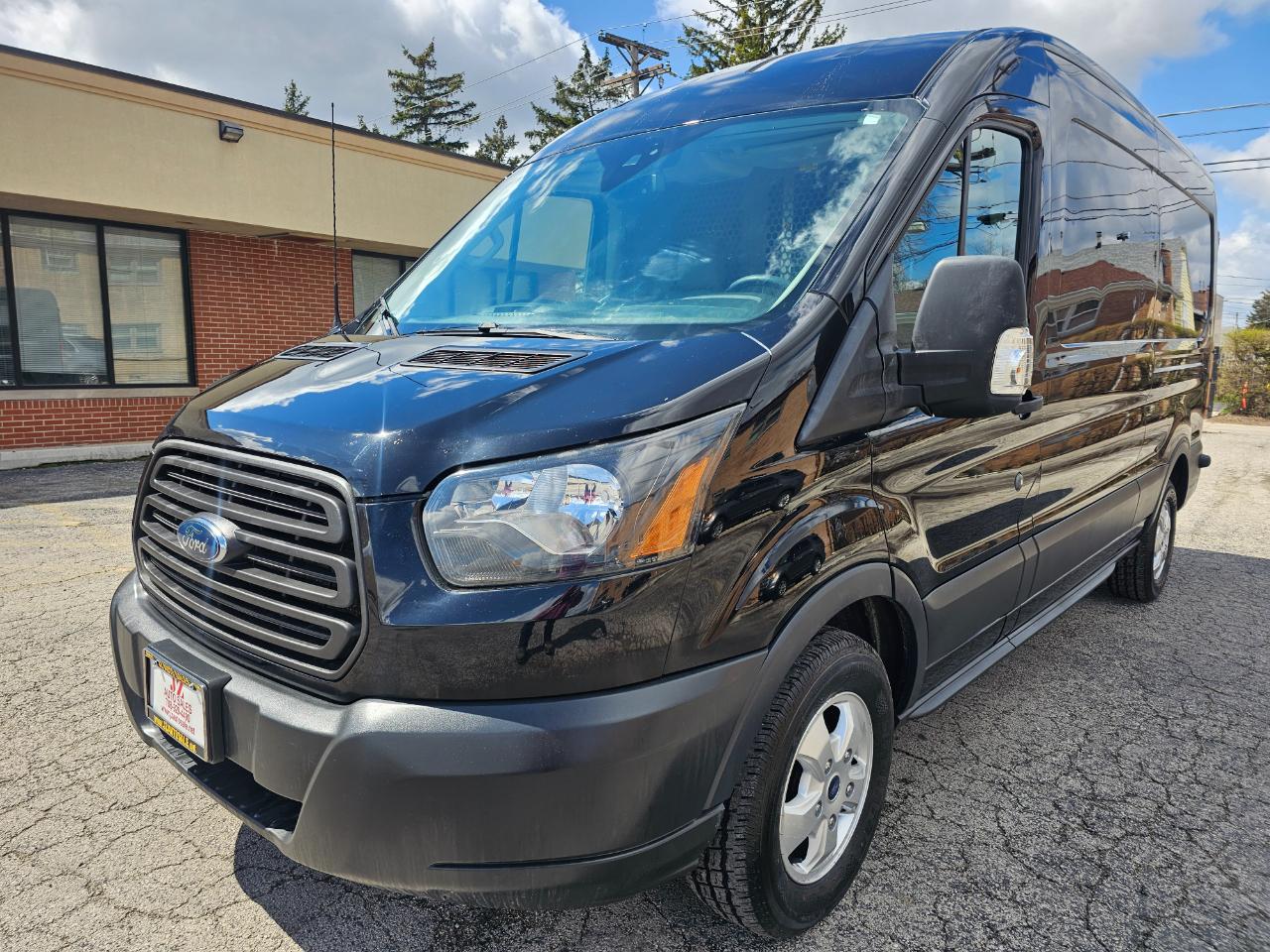 Ford Transit Van T-250 148" Med Rf 9000 GVWR Sliding RH Dr 2017