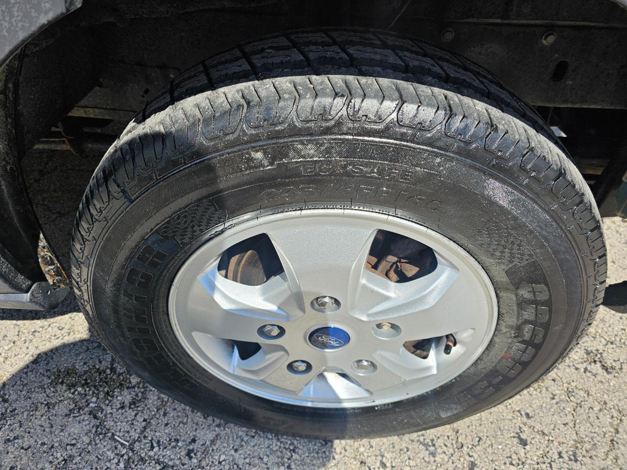 Ford Transit Van T-250 148" Med Rf 9000 GVWR Sliding RH Dr 2017