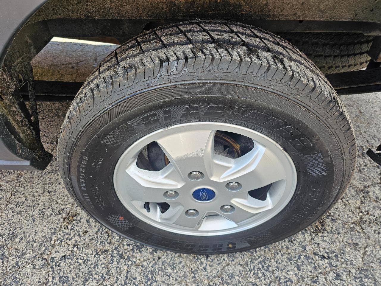 Ford Transit Van T-250 148" Med Rf 9000 GVWR Sliding RH Dr 2017