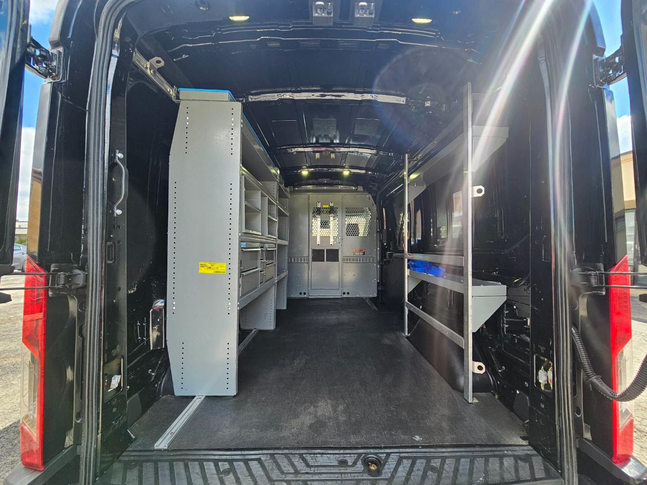 Ford Transit Van T-250 148" Med Rf 9000 GVWR Sliding RH Dr 2017