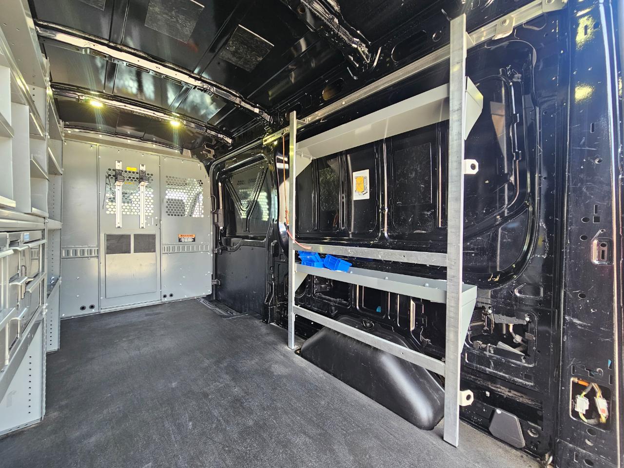 Ford Transit Van T-250 148" Med Rf 9000 GVWR Sliding RH Dr 2017