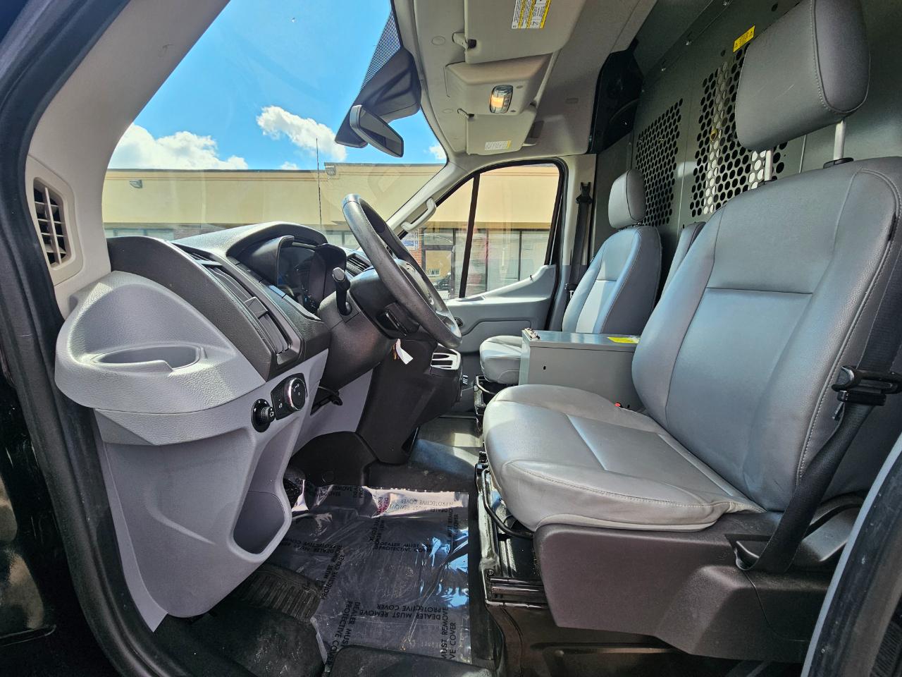 Ford Transit Van T-250 148" Med Rf 9000 GVWR Sliding RH Dr 2017