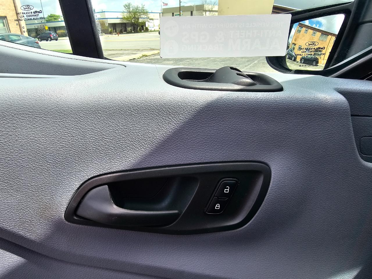 Ford Transit Van T-250 148" Med Rf 9000 GVWR Sliding RH Dr 2017