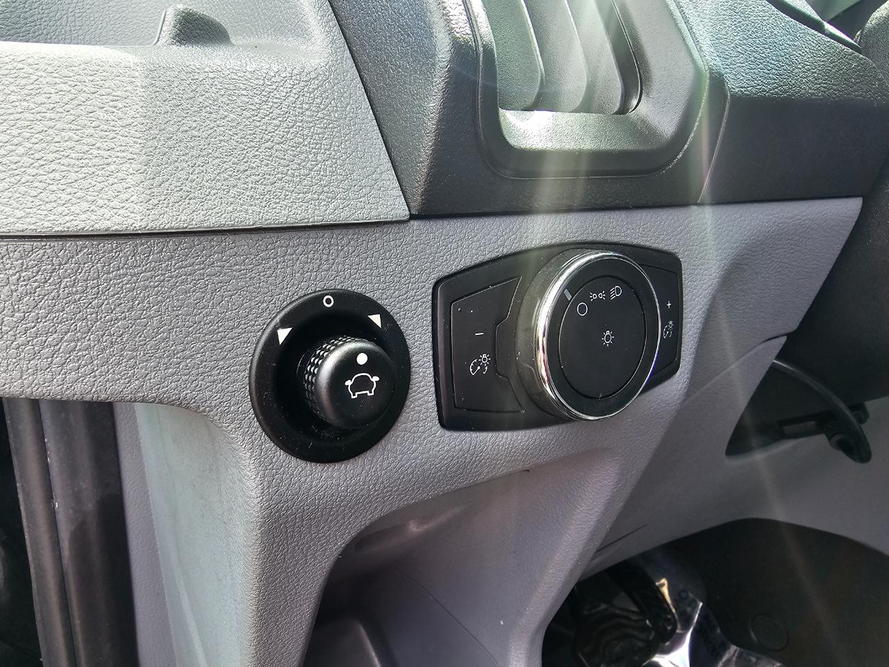 Ford Transit Van T-250 148" Med Rf 9000 GVWR Sliding RH Dr 2017