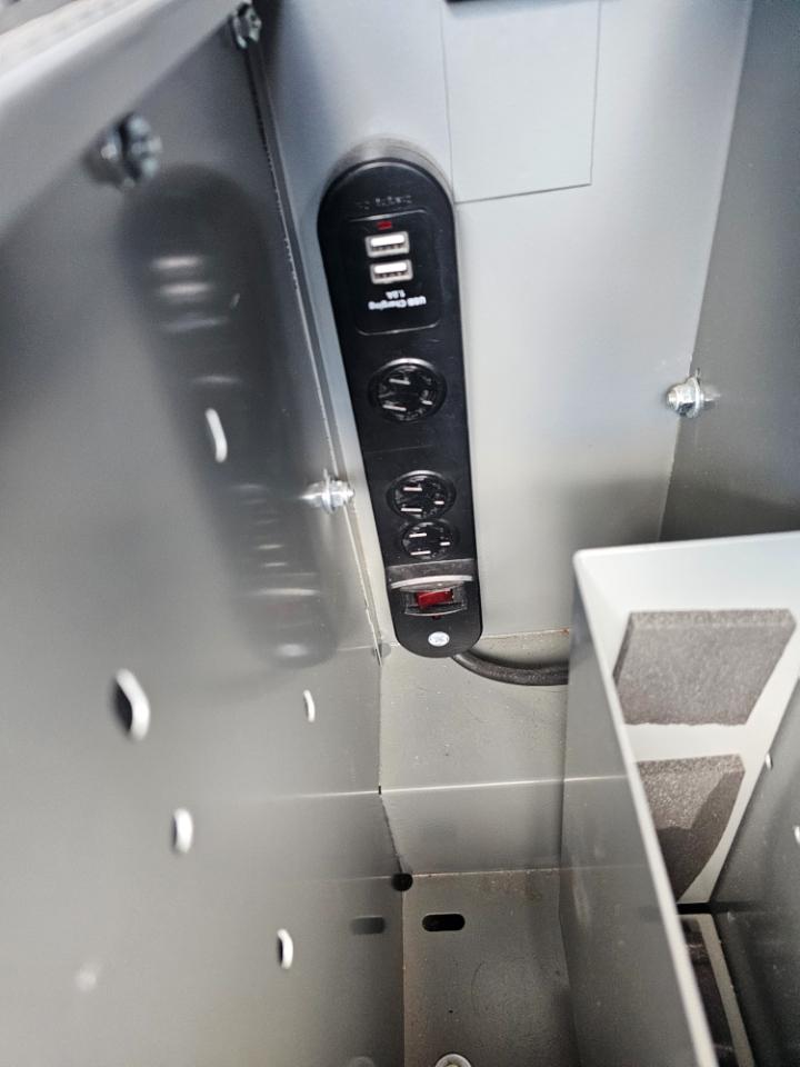 Ford Transit Van T-250 148" Med Rf 9000 GVWR Sliding RH Dr 2017