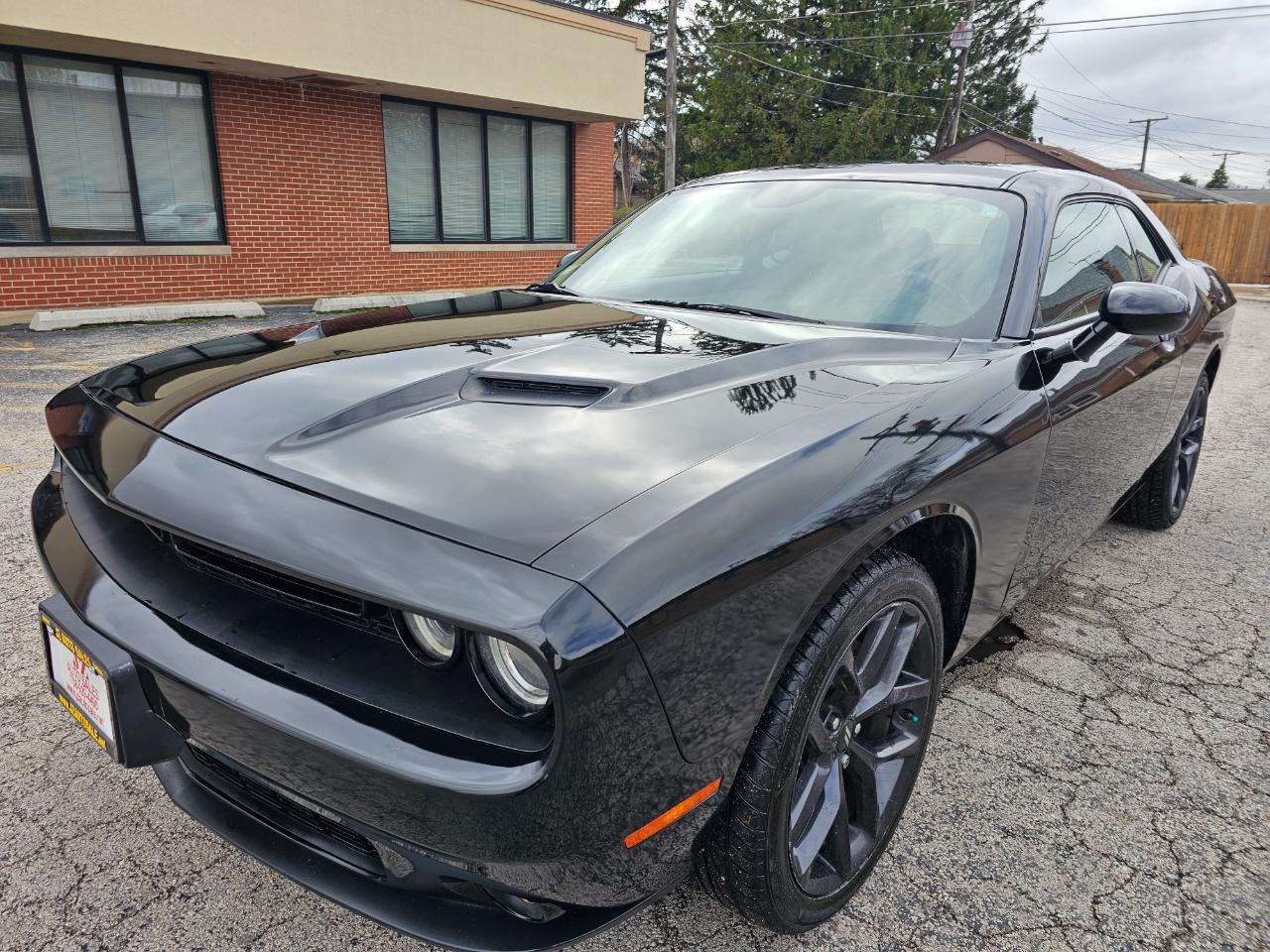 Dodge Challenger SXT RWD 2021