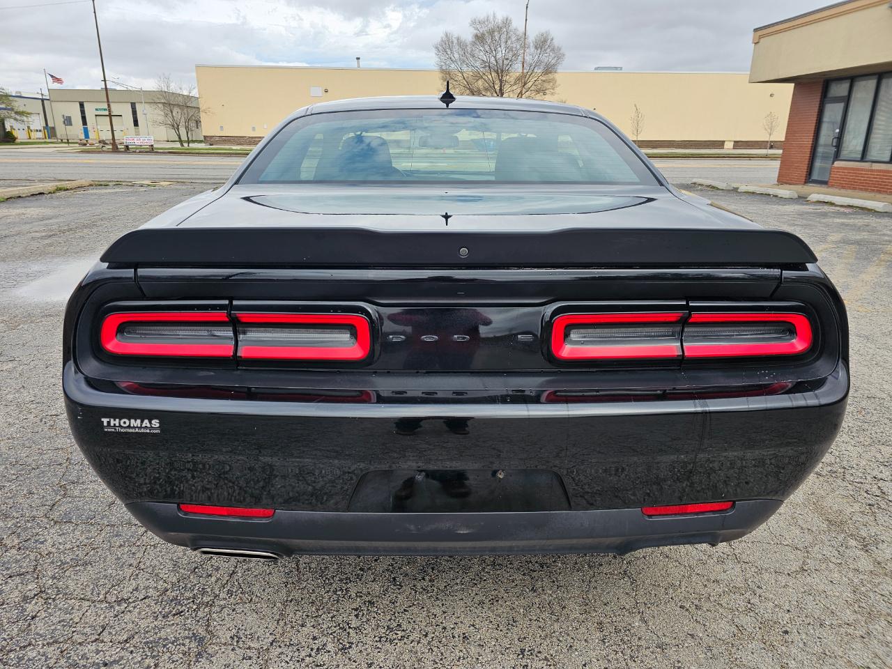 Dodge Challenger SXT RWD 2021